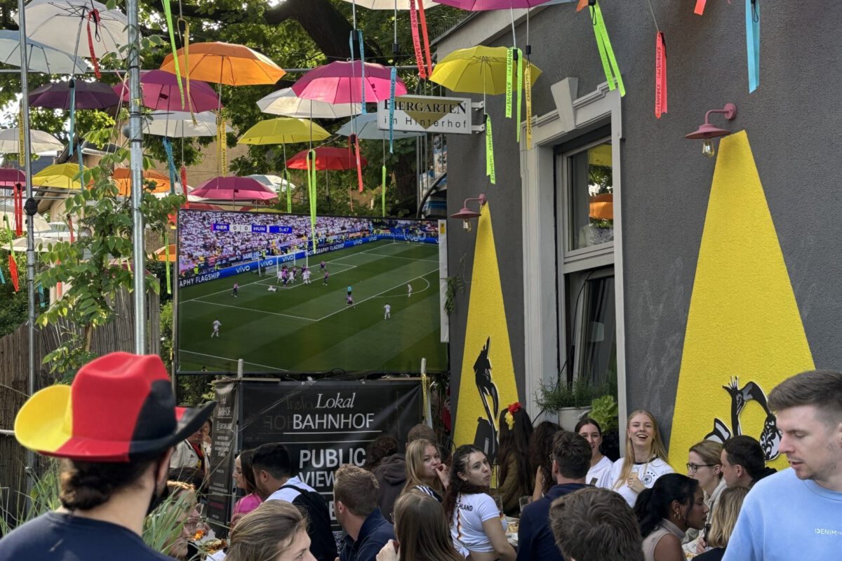 Lokal Bahnhof Frankfurt Public Viewing - Live Arena